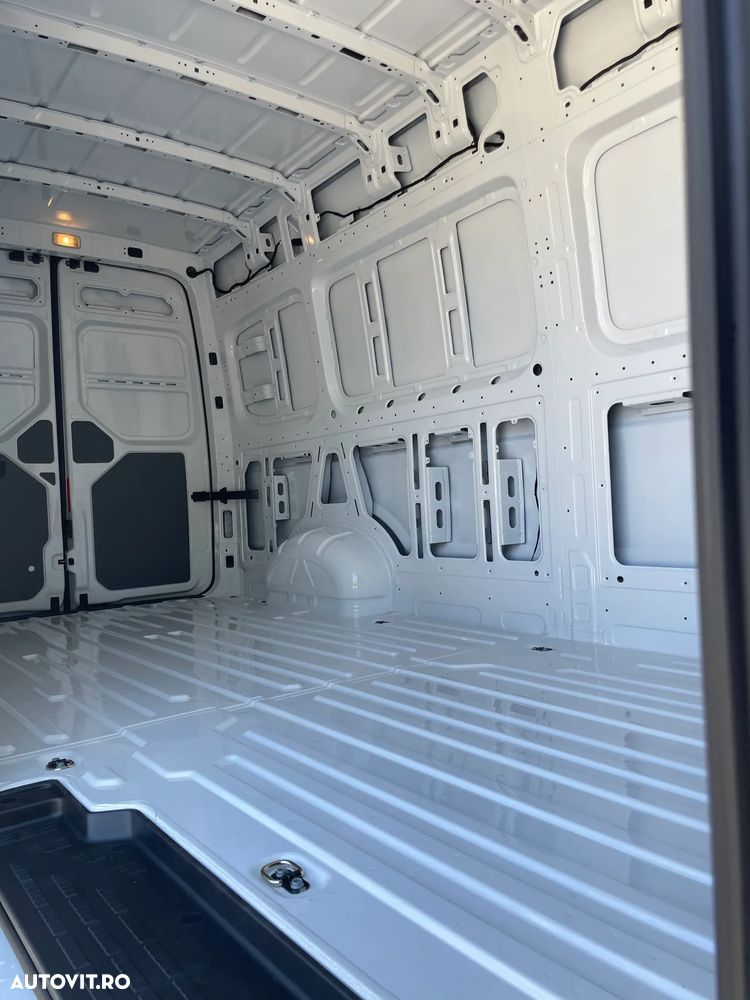 Volkswagen Crafter - 27
