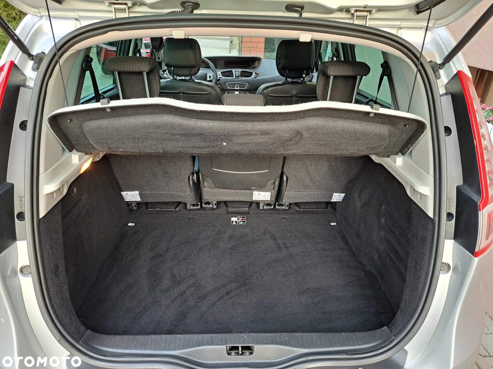 Renault Scenic 1.5 dCi Dynamique EDC - 11
