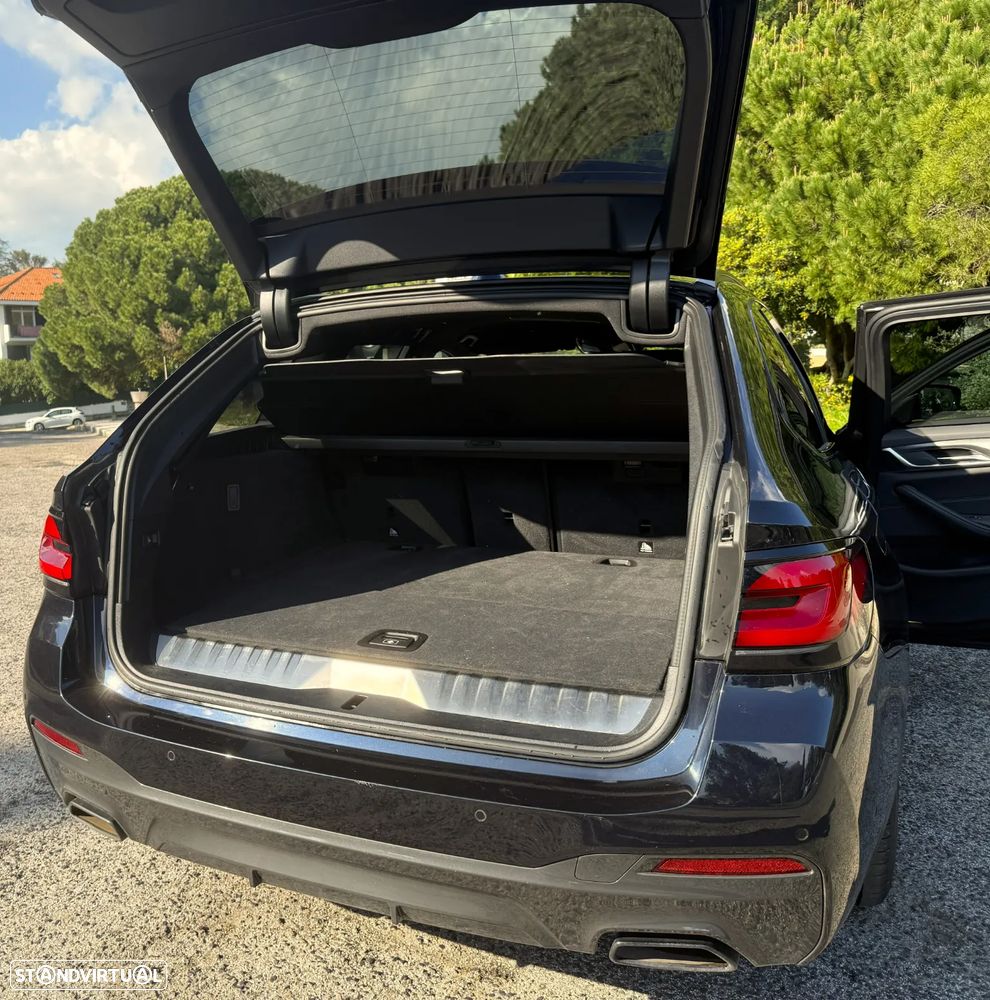 BMW 530 e Pack Desportivo M - 14