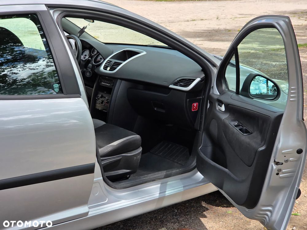 Peugeot 207 1.4 16V Trendy - 11