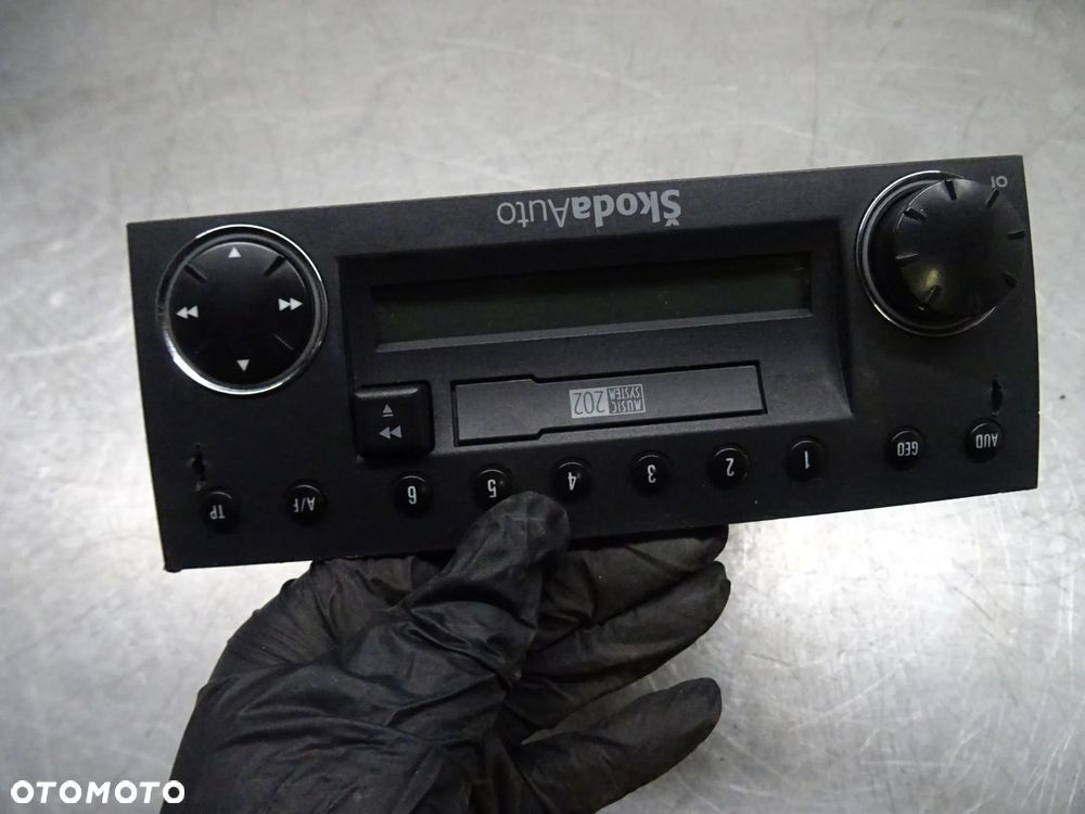 SKODA FABIA I KOMBI 99-03 1.2B RADIO - 5