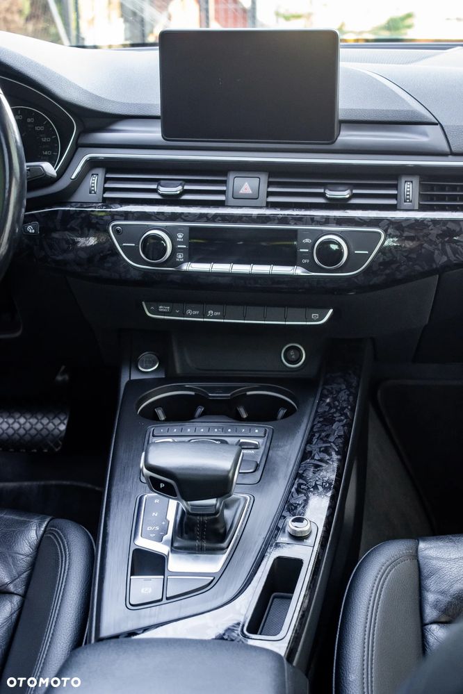 Audi A4 Limousine - 28