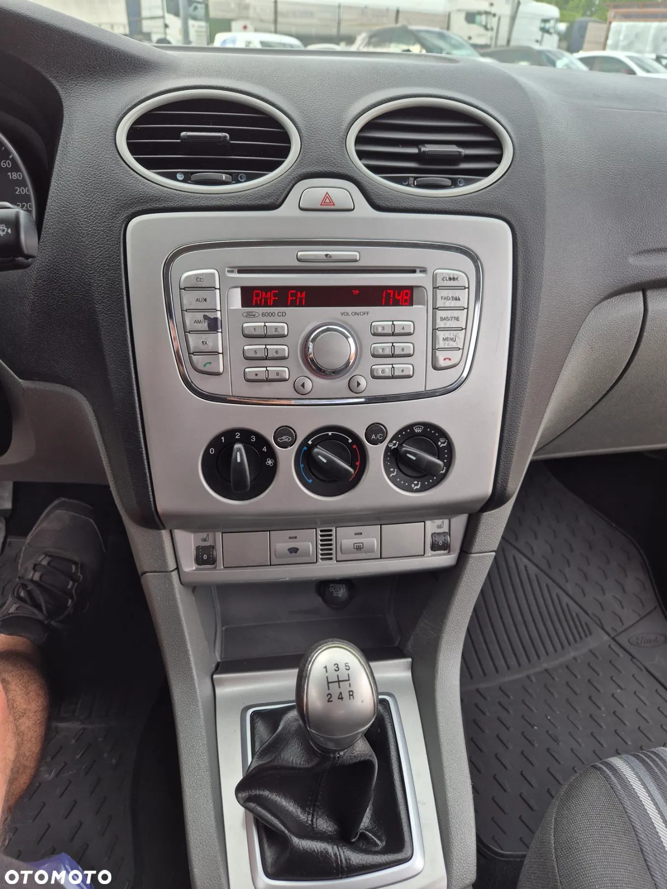Ford Focus 1.6 16V Fun - 14