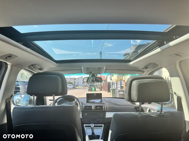 BMW X3 xDrive18d - 9