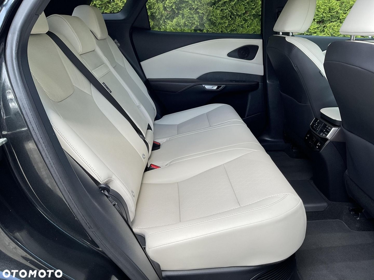 Lexus RX 450h+ Prestige - 27