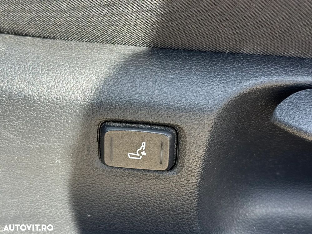 Toyota Corolla 1.8 HSD Business - 11