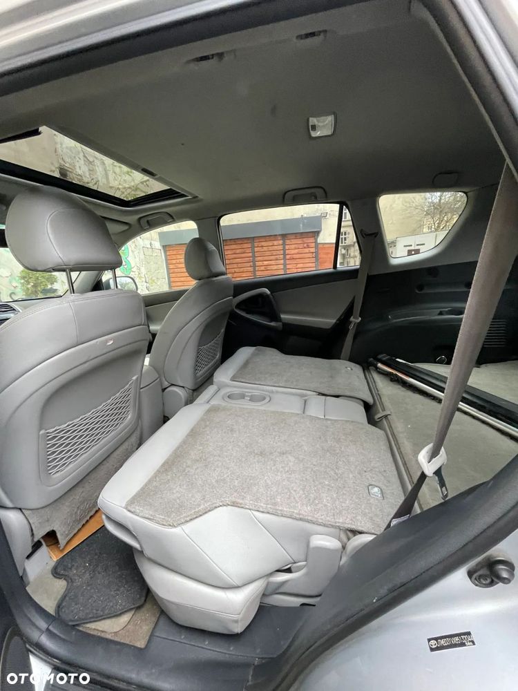 Toyota RAV4 - 6