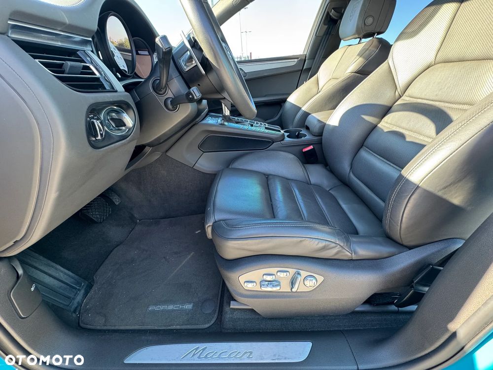 Porsche Macan - 31