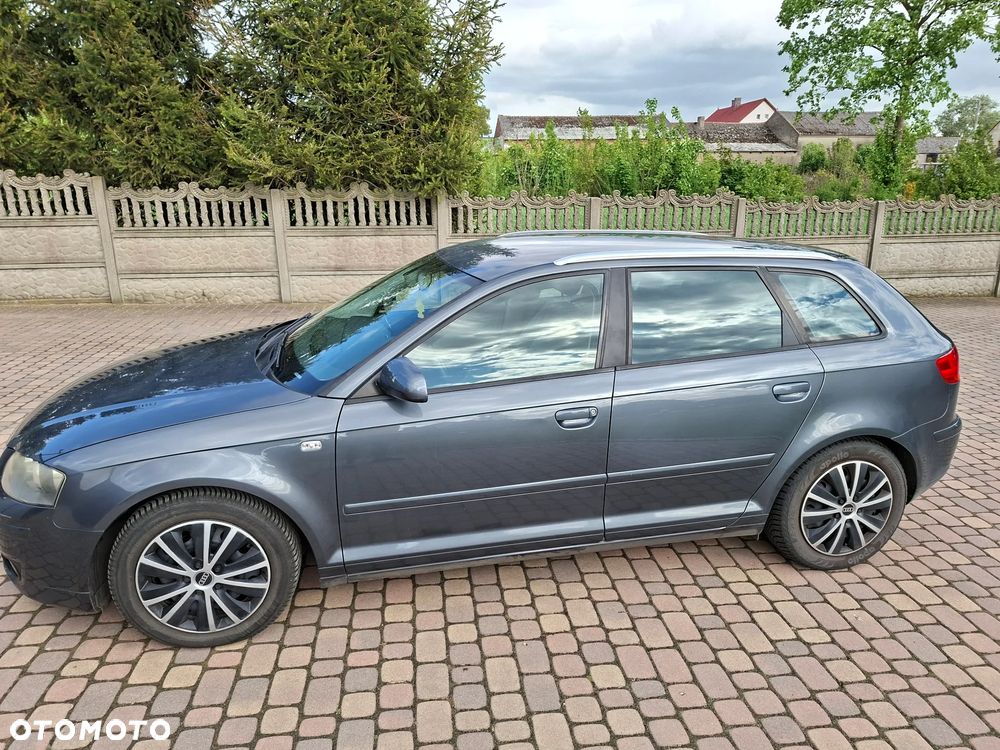 Audi A3 Sportback - 1