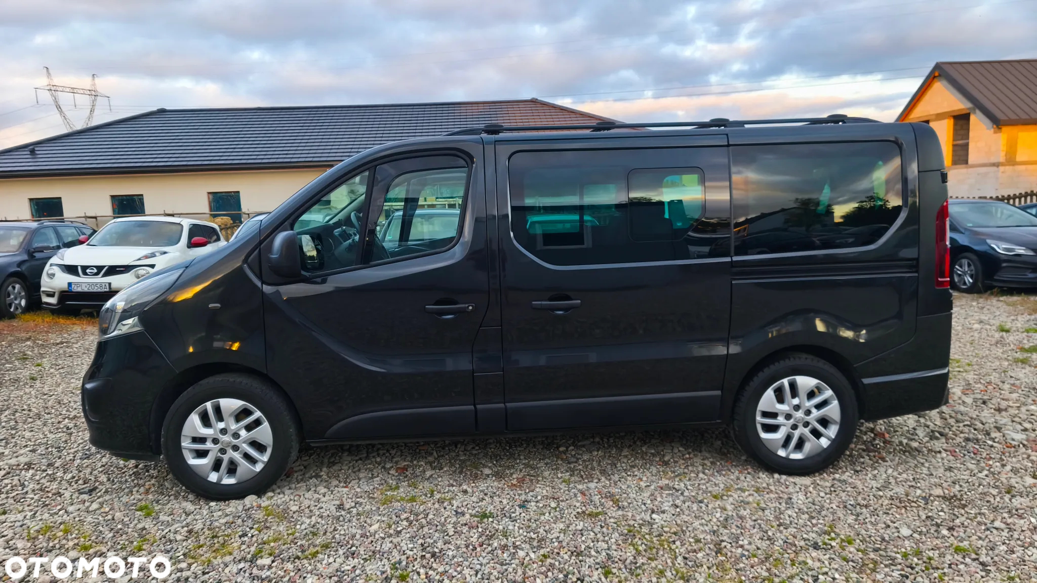 Opel Vivaro - 12