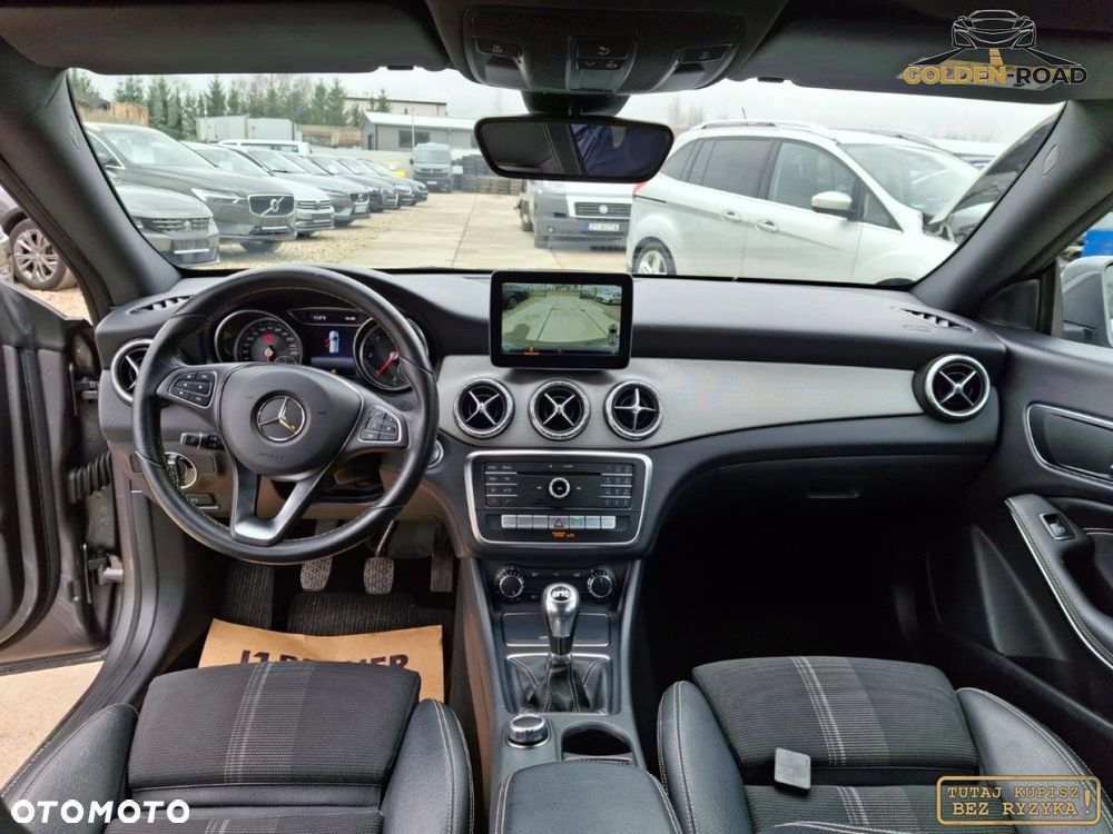 Mercedes-Benz CLA - 12
