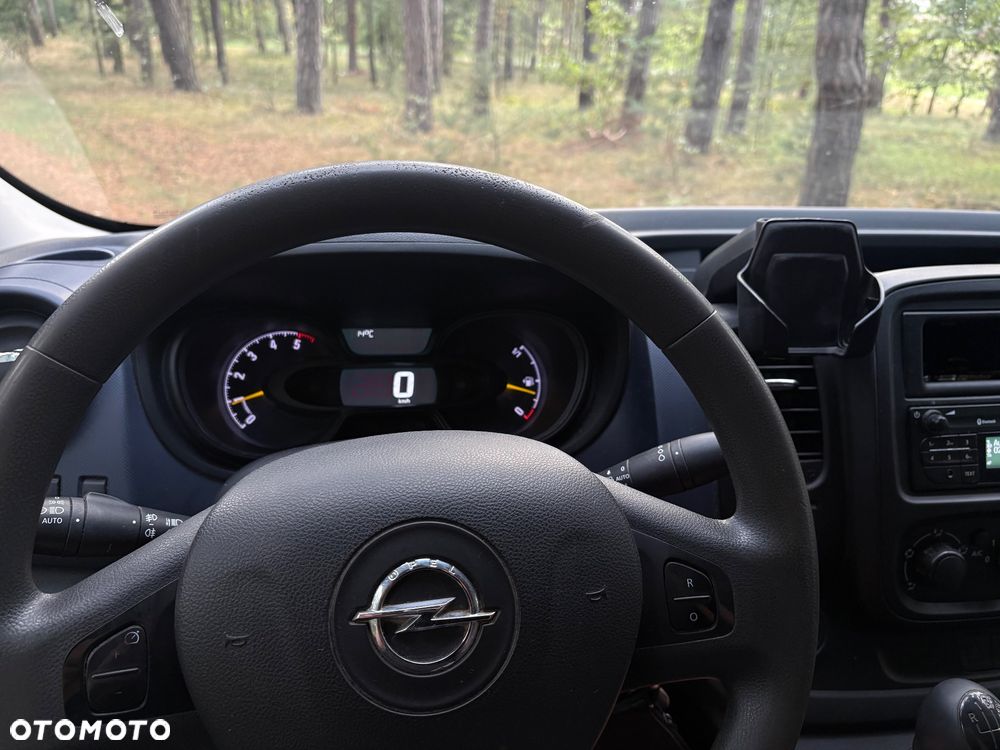 Opel Vivaro - 26