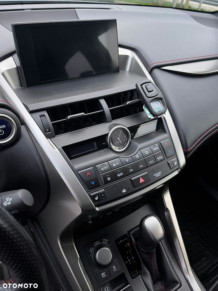 Lexus NX 300h F Sport AWD - 18