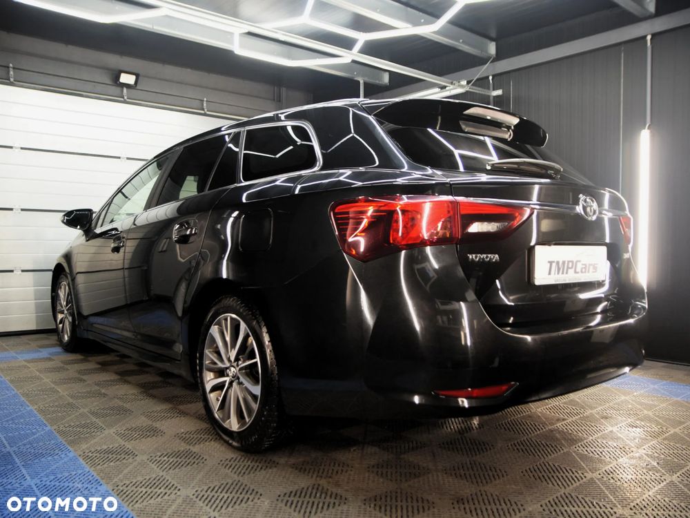 Toyota Avensis 2.0 D-4D Premium - 4