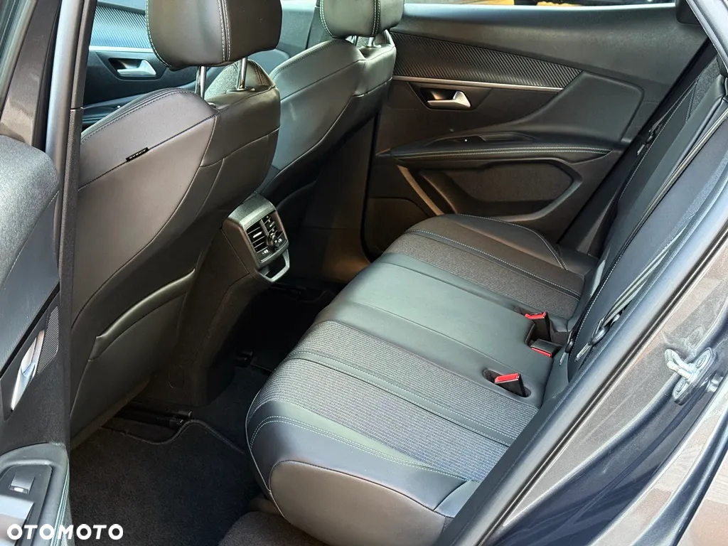 Peugeot 3008 1.5 BlueHDi Allure S&S EAT8 - 17