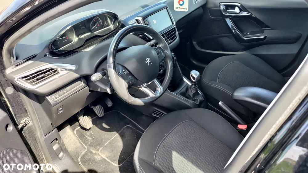 Peugeot 208 BlueHDi 100 Active Pack - 23