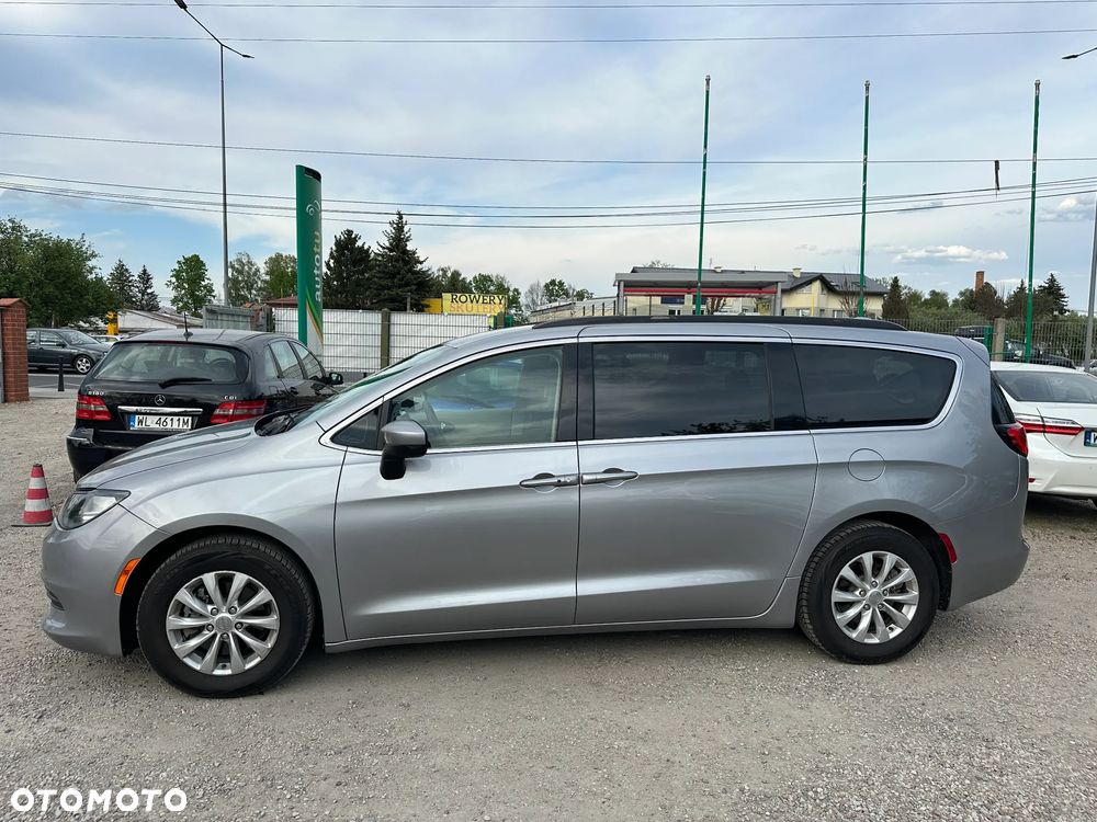 Chrysler Pacifica - 6