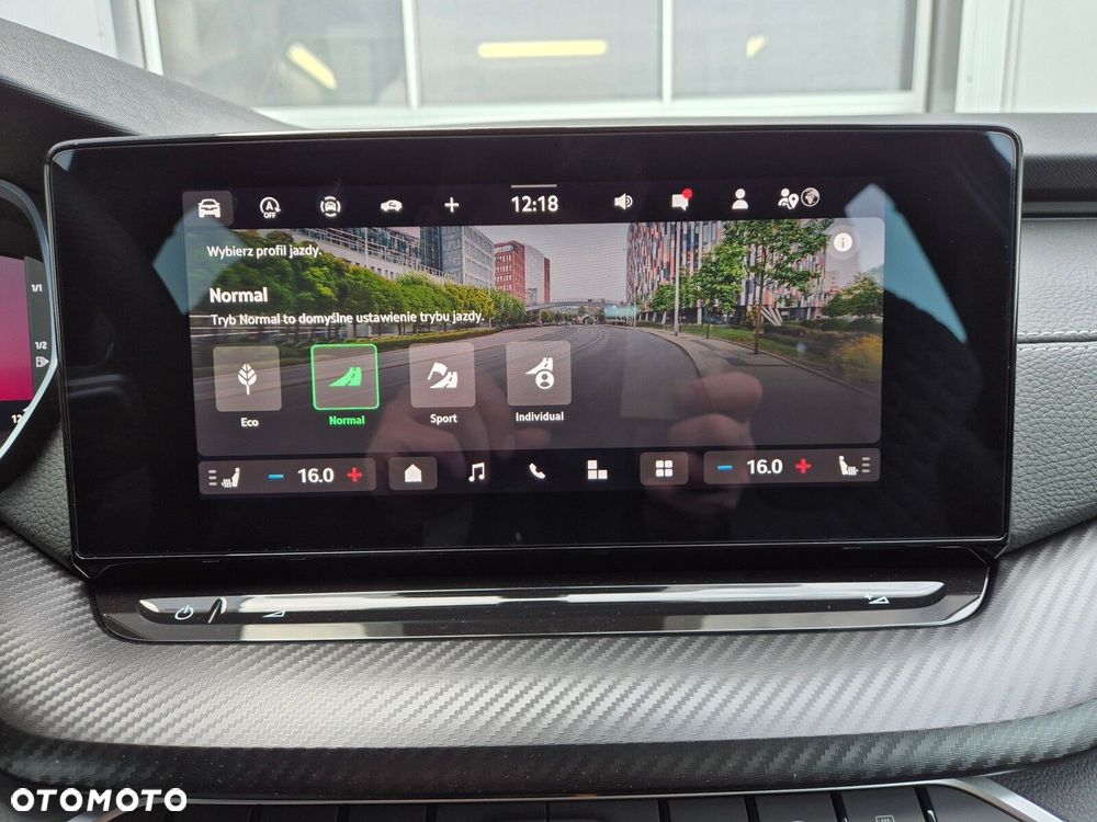 Skoda Octavia 2.0 TDI Sportline DSG - 32