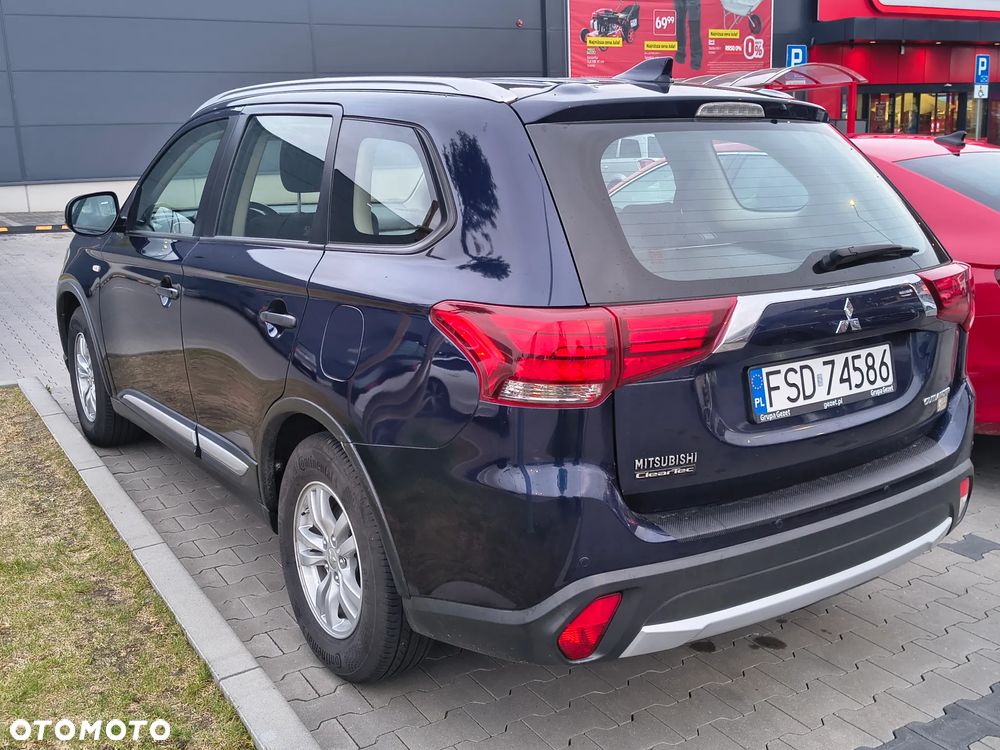 Mitsubishi Outlander 2.0 Invite + 2WD - 8