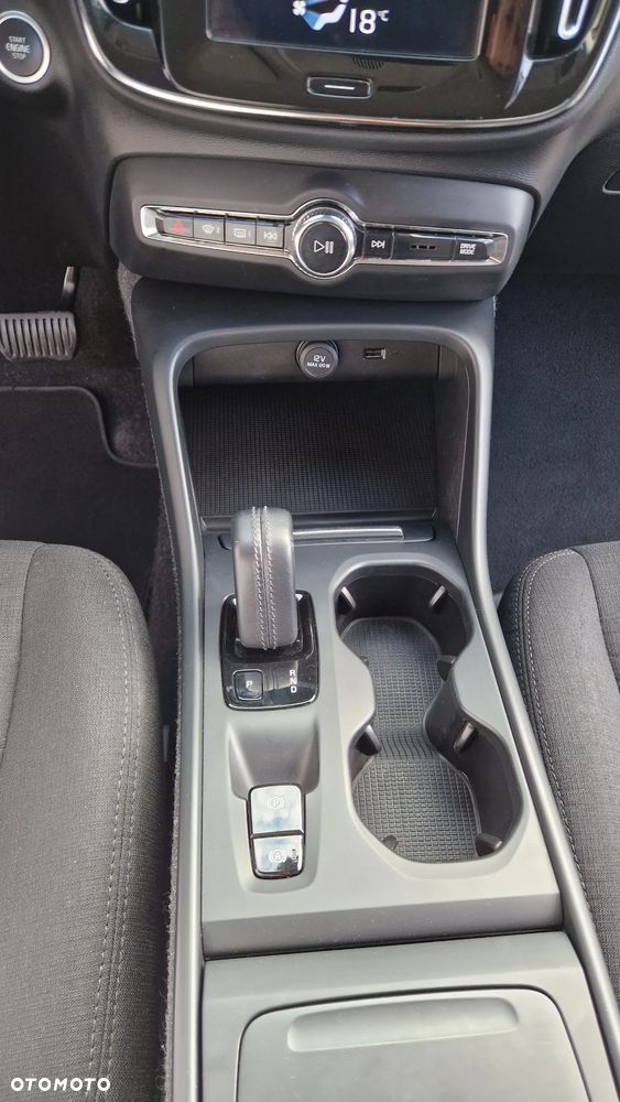 Volvo XC 40 T3 Momentum - 17