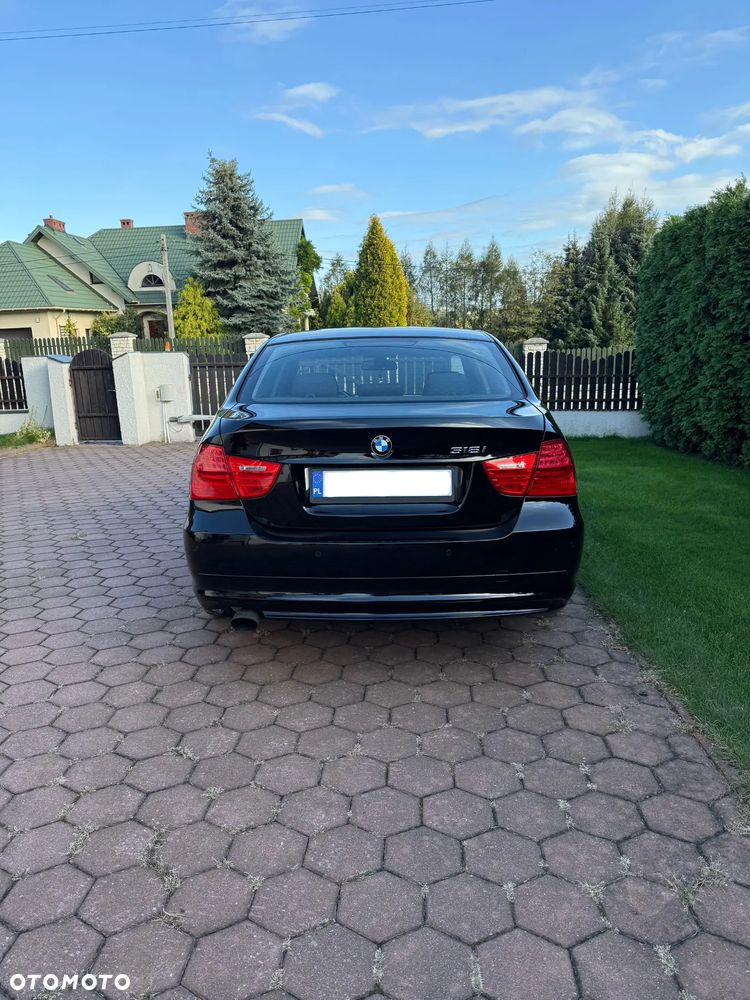 BMW Seria 3 318i - 4