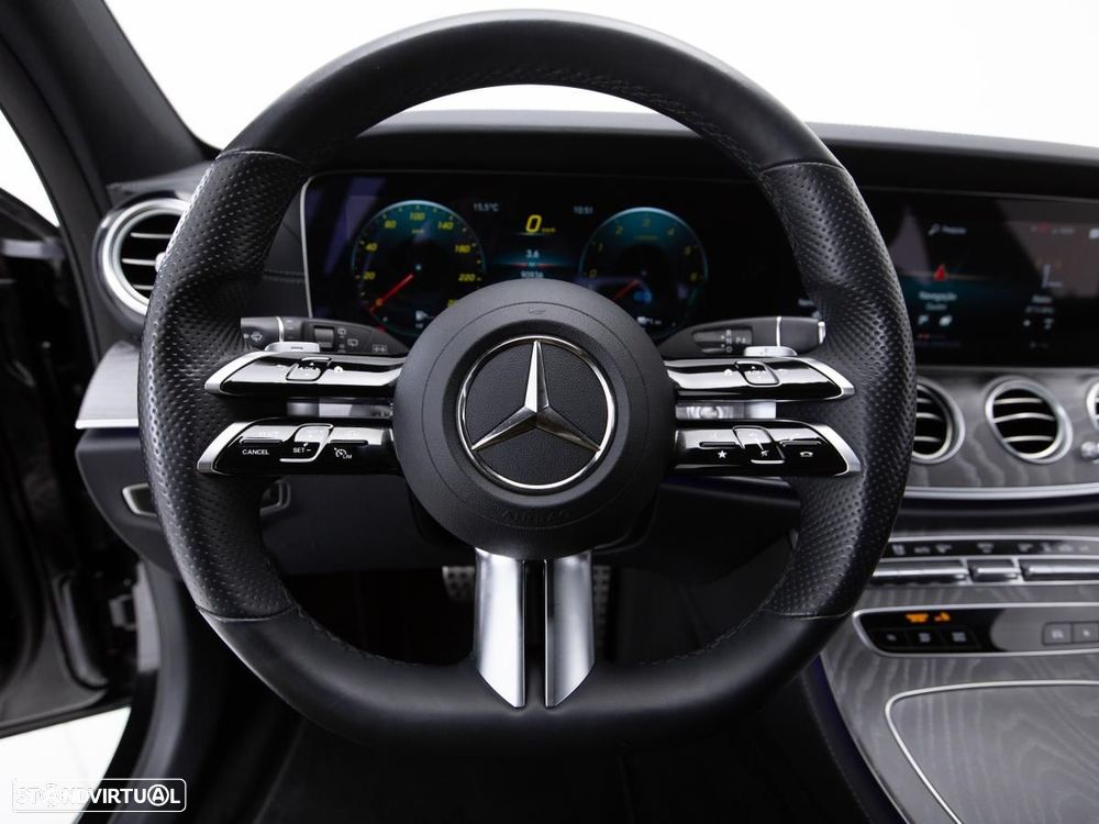 Mercedes-Benz E 300 de 4Matic 9G-TRONIC AMG Line - 22