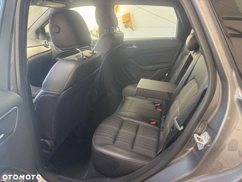 Mercedes-Benz Klasa B 220 d 7G-DCT AMG Line - 16