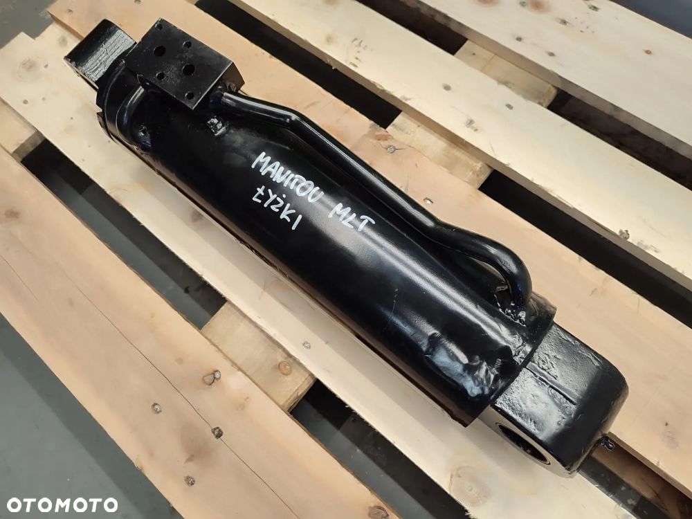 Siłownik hydrauliczny poziomowania karetki MANITOU MLT - 3