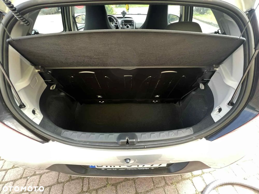 Toyota Aygo x-business - 12