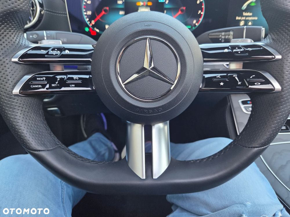Mercedes-Benz Klasa E 200 4-Matic 9G-TRONIC - 30