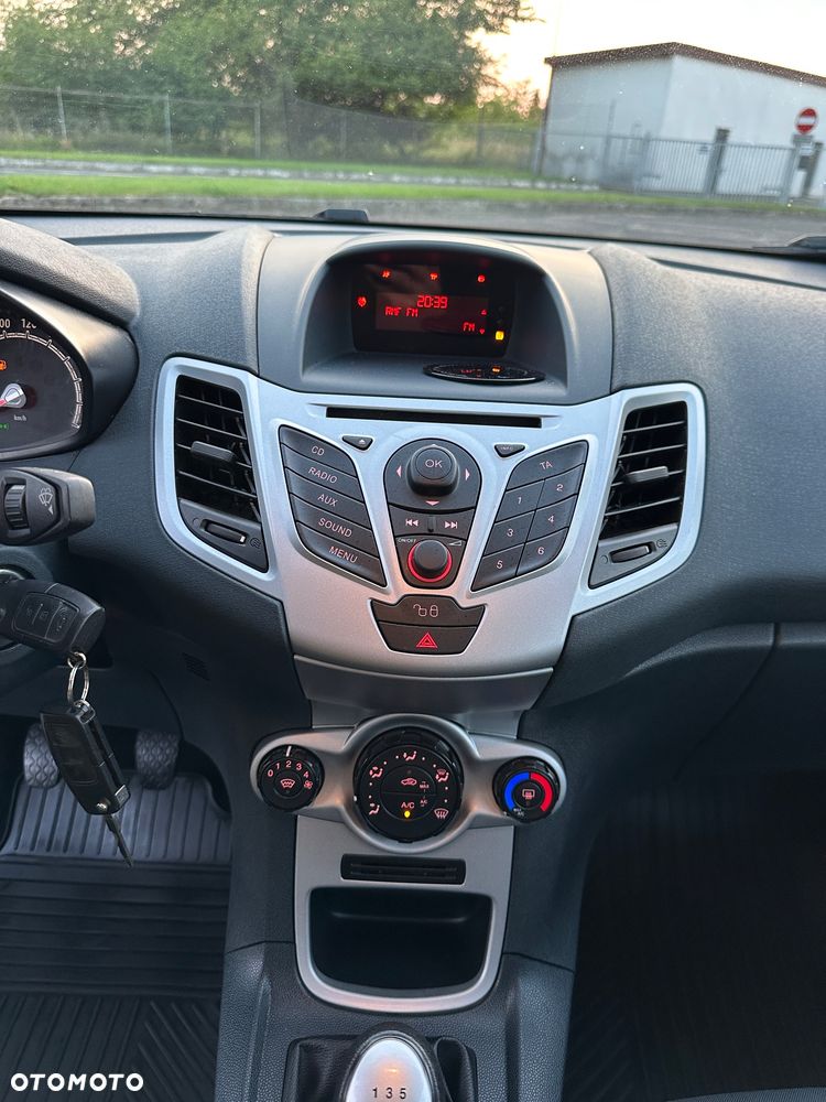 Ford Fiesta 1.25 Ambiente EU5 - 29