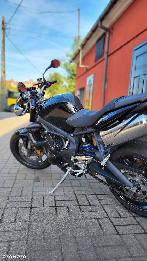 Triumph Street Triple - 10