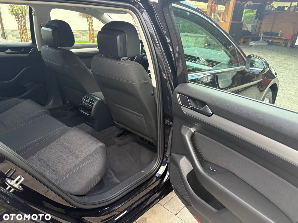 Volkswagen Passat - 10