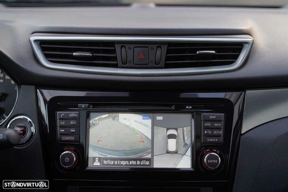 Nissan Qashqai 1.5 dCi N-Connecta 18 - 22