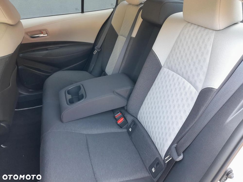 Toyota Corolla 1.8 Hybrid Style - 18