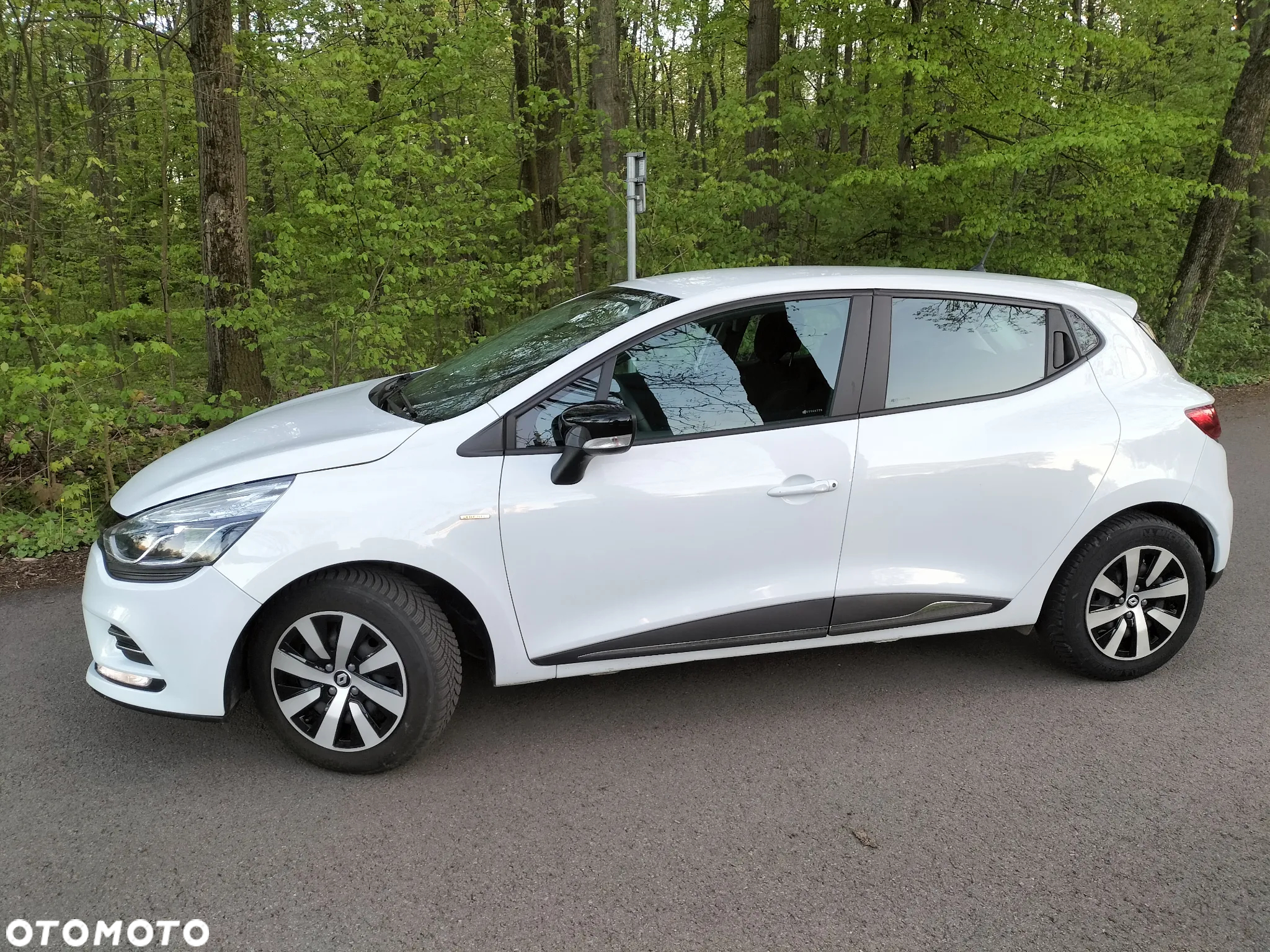 Renault Clio 1.2 16V 75 Life - 2