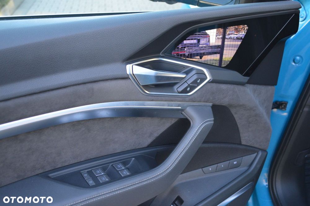 Audi e-tron - 7