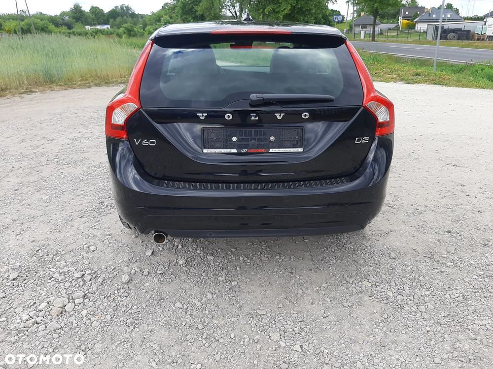 Volvo V60 D2 R-Design Momentum - 10