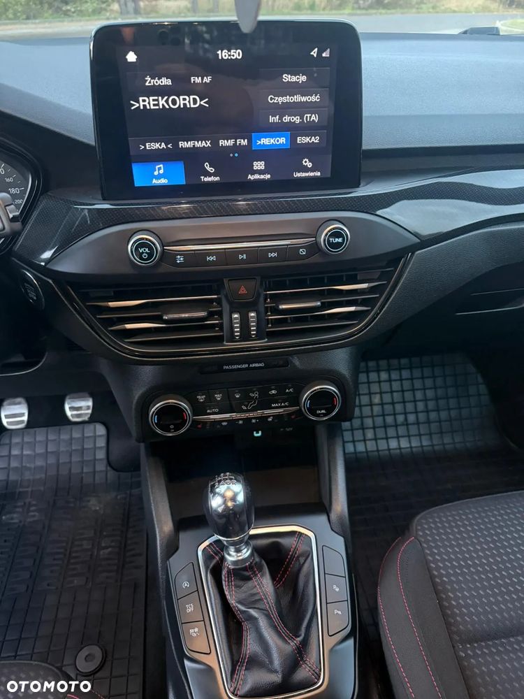 Ford Focus 1.0 EcoBoost ST-Line - 14