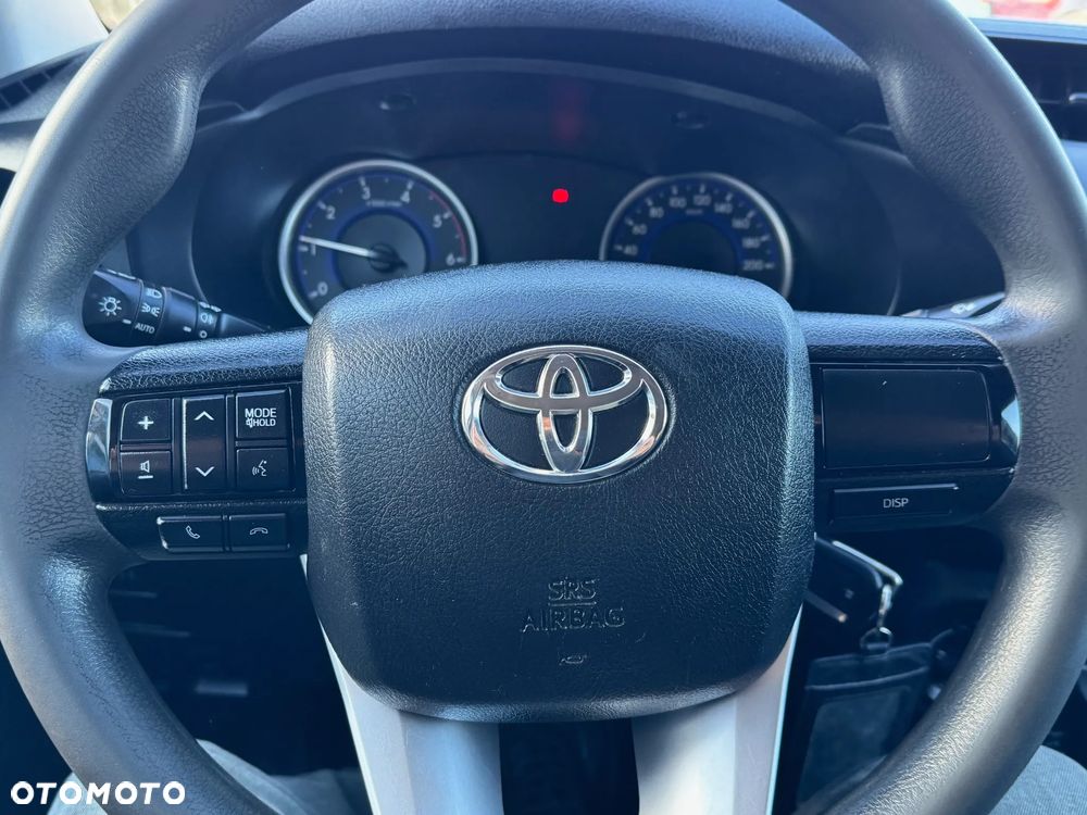 Toyota Hilux 2.4 D-4D Double Cab DLX 4x4 - 12