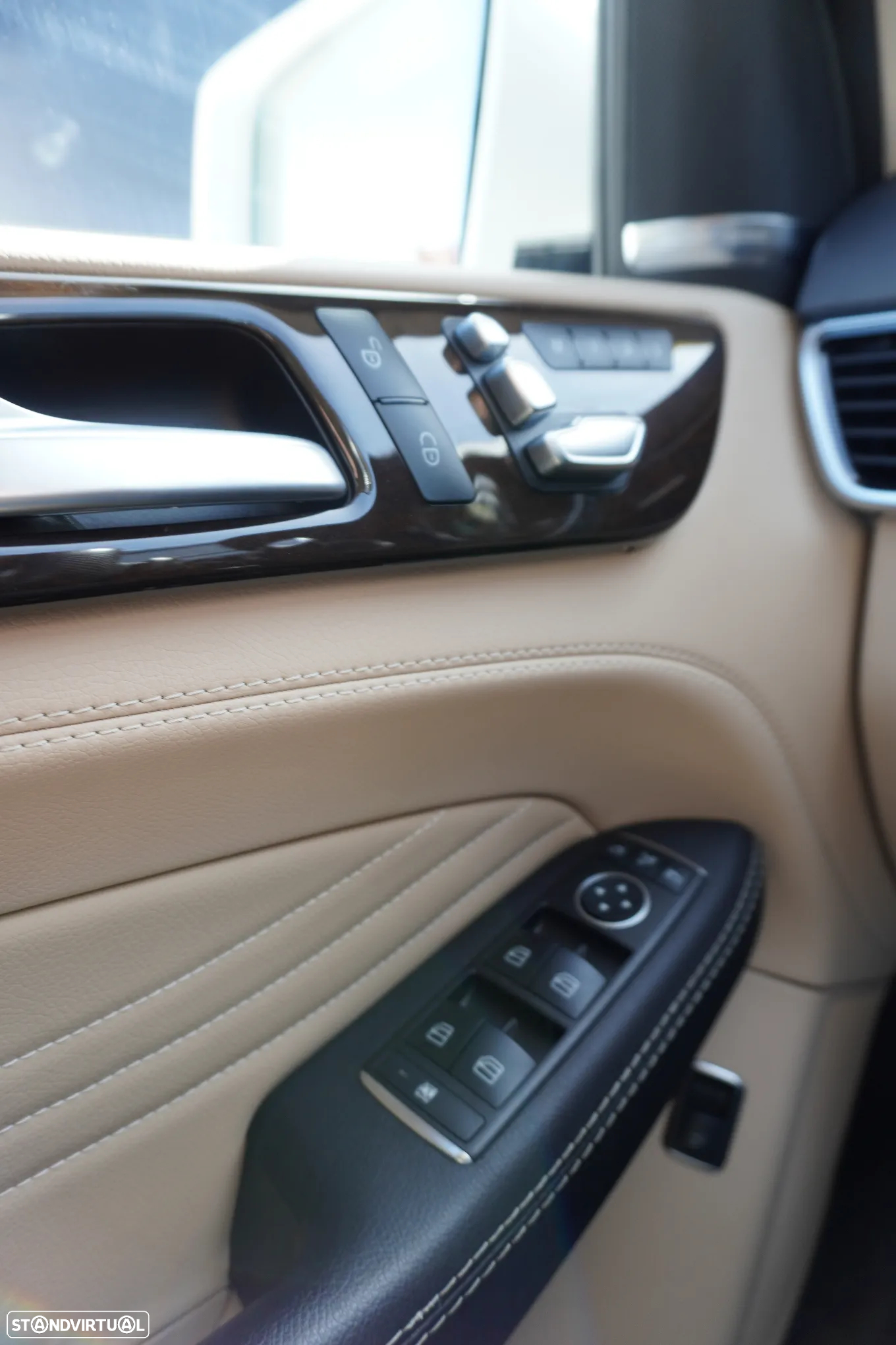 Mercedes-Benz GLE 350 d 4Matic 9G-TRONIC AMG Line - 40