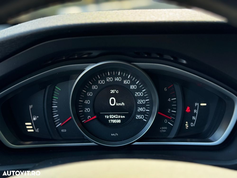 Volvo V40 - 10