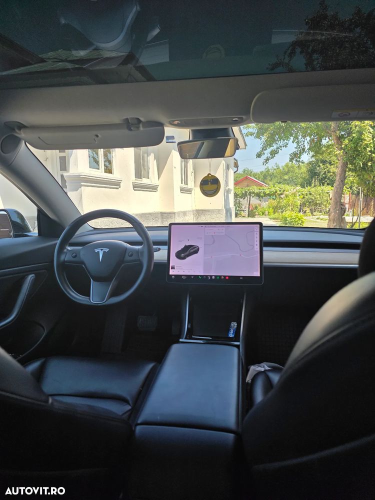 Tesla Model 3 - 6