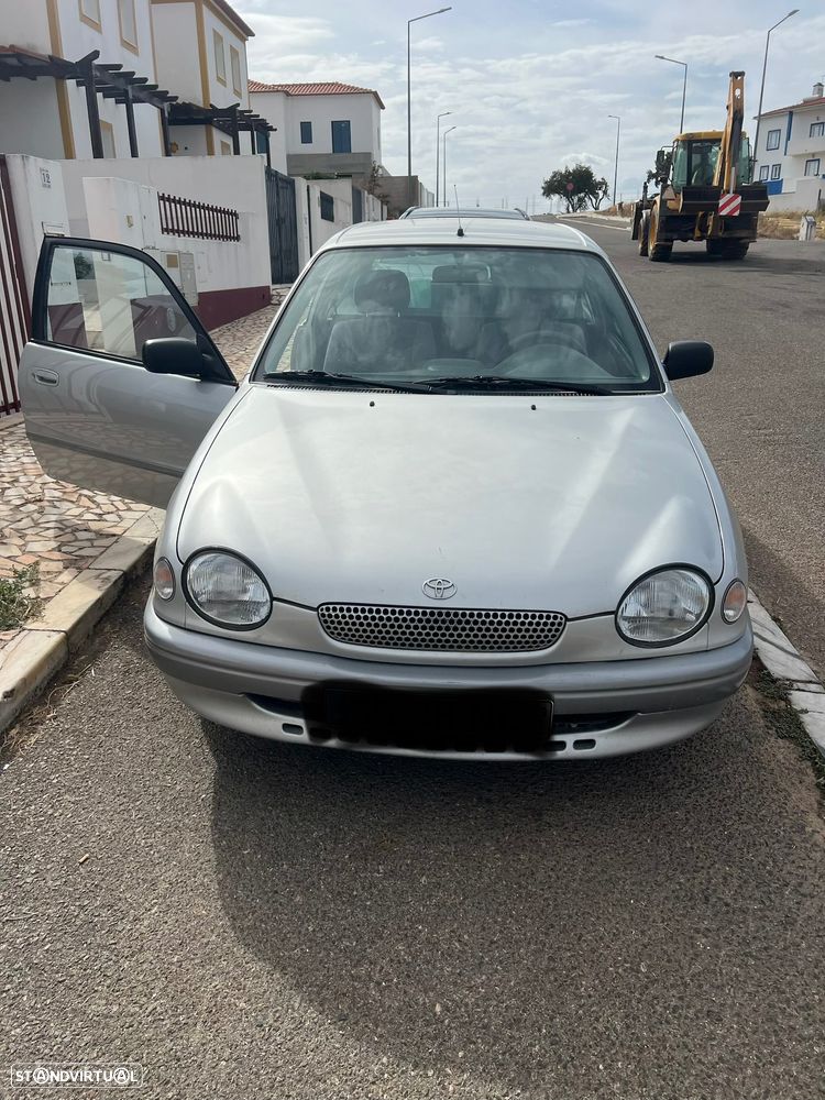 Toyota Corolla - 1