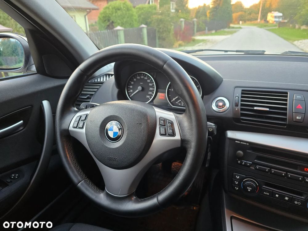 BMW Seria 1 118d - 23