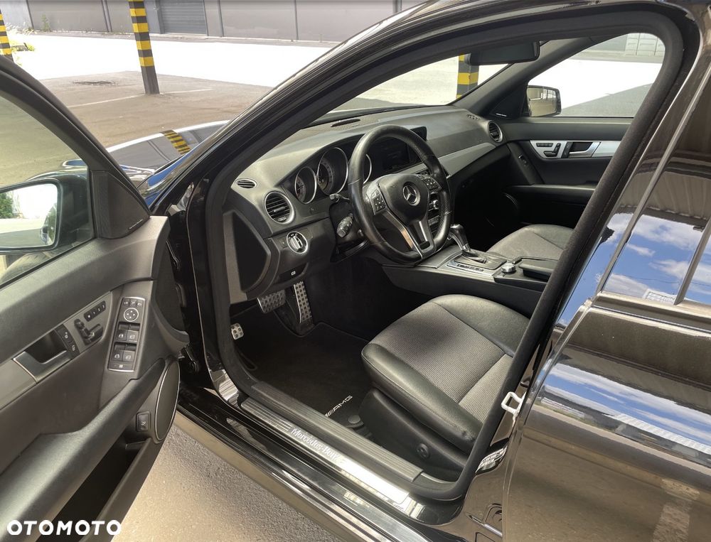 Mercedes-Benz Klasa C 300 CDI 4Matic 7G-TRONIC Avantgarde Edition - 11