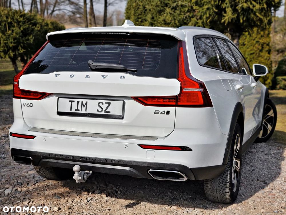 Volvo V60 Cross Country B4 D AWD Geartronic Pro - 11