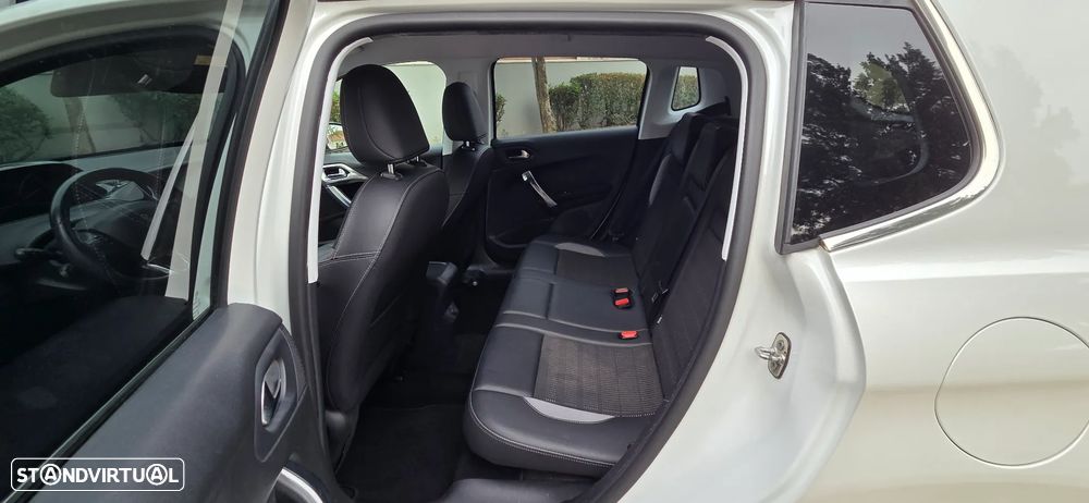 Peugeot 2008 1.6 BlueHDi Allure - 13