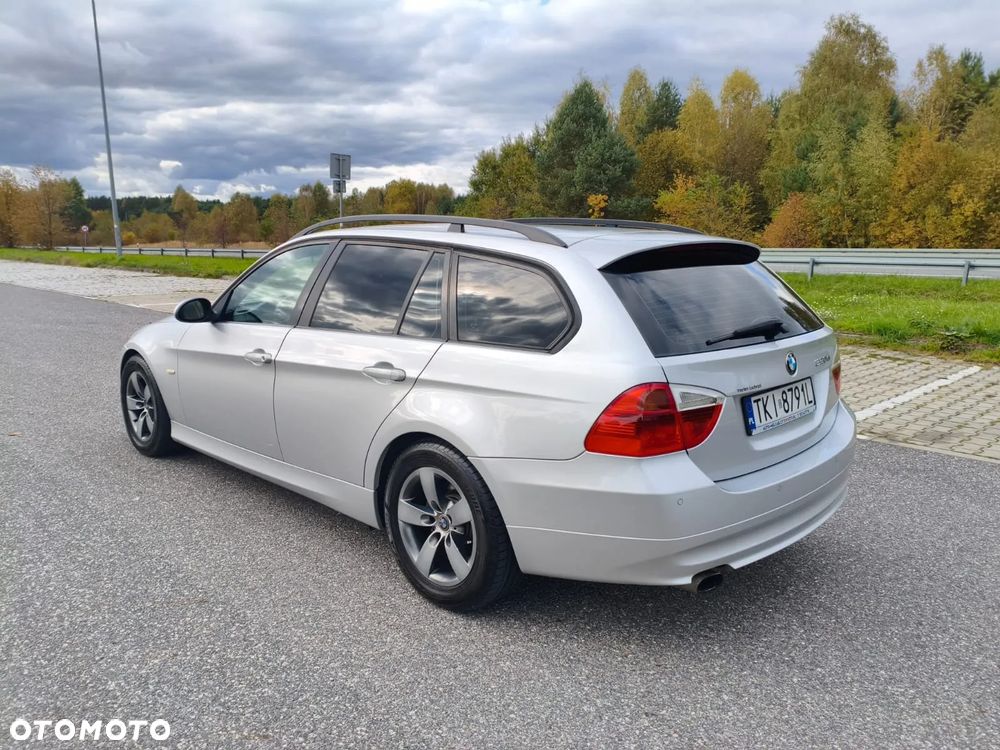 BMW Seria 3 320d DPF Touring - 11
