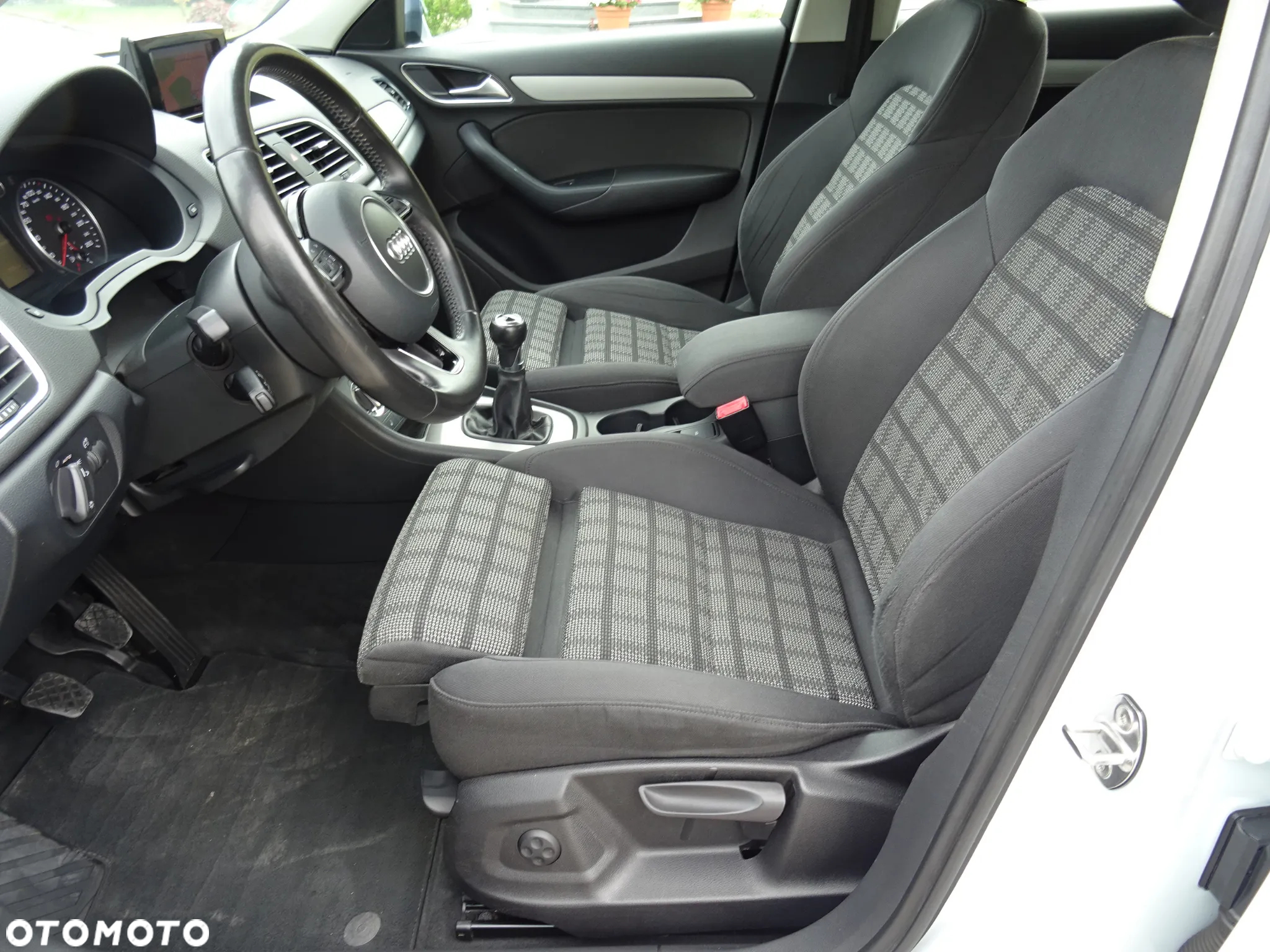 Audi Q3 2.0 TDI Quattro Edycja Specjalna - 16